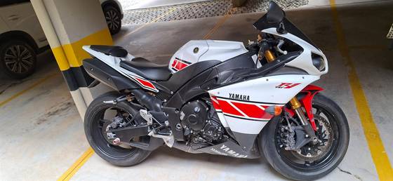 YAMAHA YZF R1 